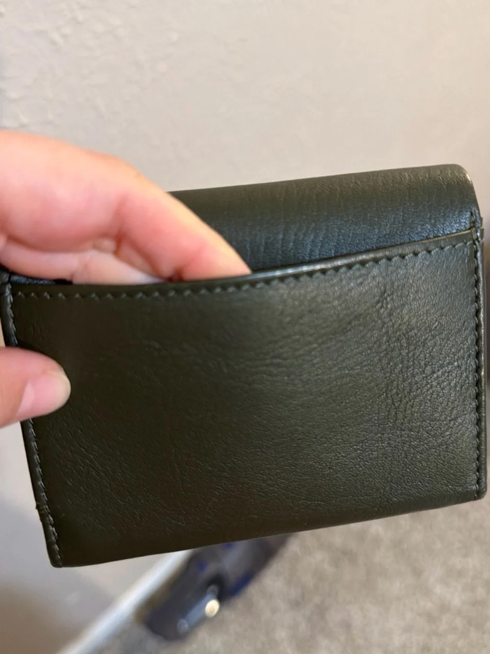 Compact Dark Green Leather Key & Card Holder with Gold Accent